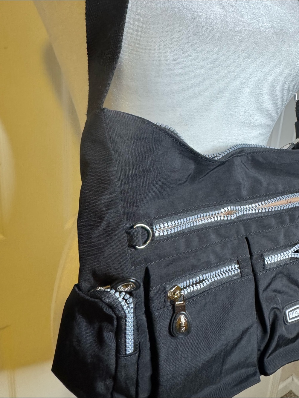HUAERYOUYUE Black Nylon Multi-Pocket Crossbody Shoulder Bag Everyday Travel - Picture 6 of 8